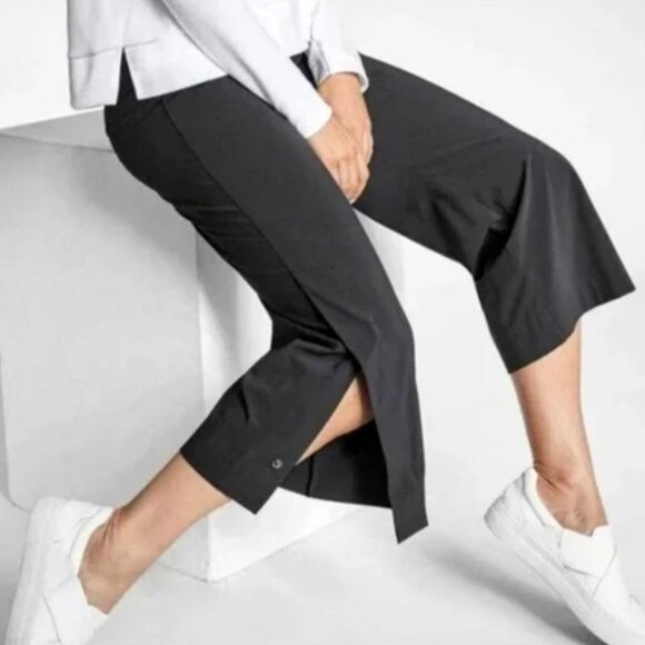Athleta Pants - Athleta Tribeca Wide Leg Cropped Pants in Black-sz 8